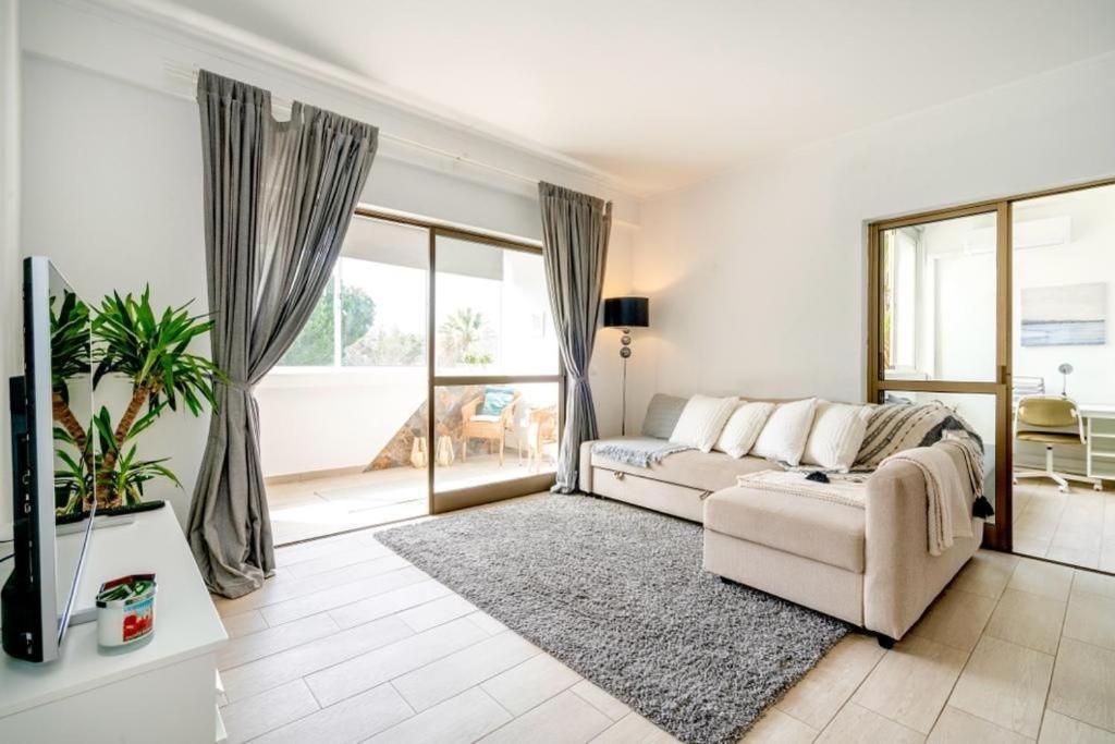 Spacious 1 Bed In Vilamoura, Fast Wifi & Pool Куартейра Екстериор снимка