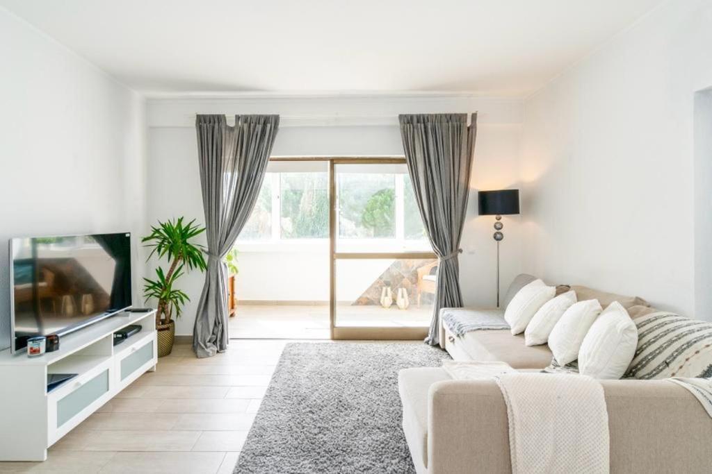Spacious 1 Bed In Vilamoura, Fast Wifi & Pool Куартейра Екстериор снимка